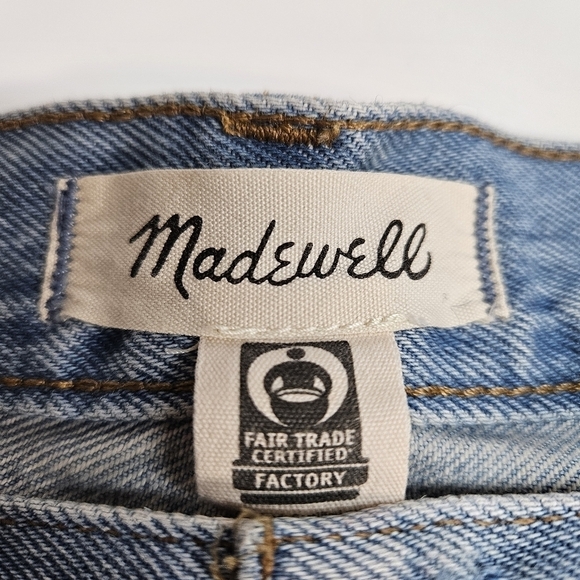 Madewell Curvy Relaxed Denim Jean Shorts in Cedarcroft Wash Size 31 - Picture 7 of 8